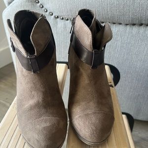 NIB Women's Carlos Santana Chateau Gray Harvest Boots Size 9